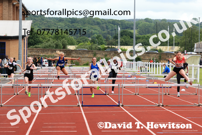 Hurdles, 2026 Northumberland Schools Track and Field, Wentworth, Hexhan. Photo: David T. Hewitson/Sports for All Pics